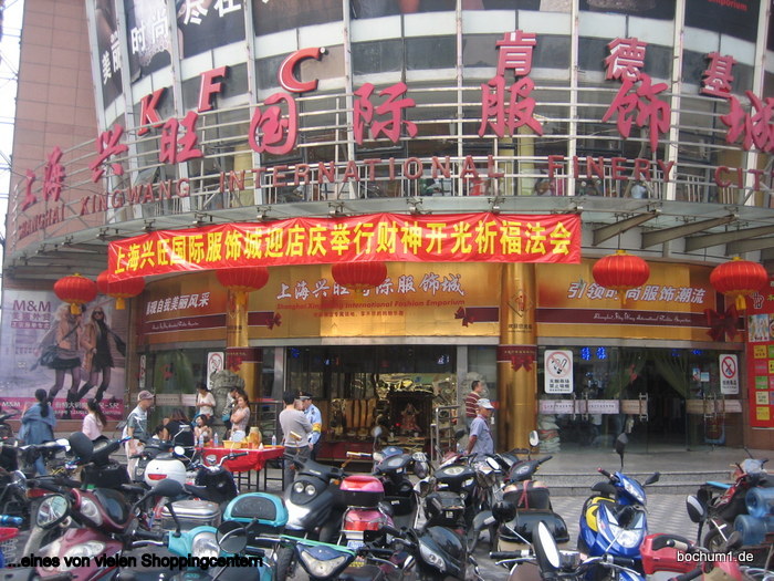 ..eines von vielen Shopping-Zentren