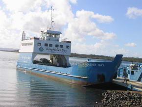 Fhre River Heads nach Kingfisher Bay