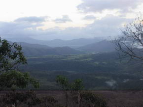 Blick in das Tal beim Verlassen des Tablelands