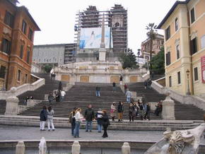 Spanische Treppe mit Blick von unten
