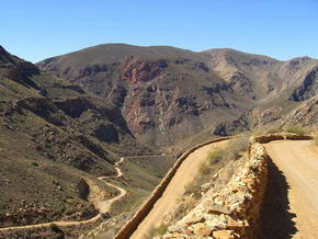 Kehren der Nordseite des Swartberg Pass