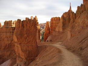 Abstieg ber den Navajo Loop Trail