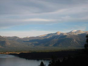 Lake Tahoe im Abendlicht