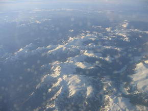 Flug ber die schneebedeckten Rocky Mountains