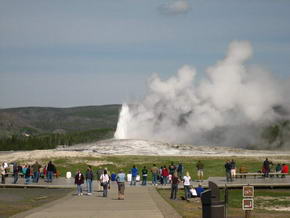 Old Faithful erste Eruption