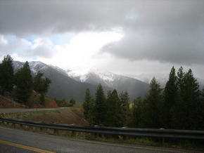 Im leichten Schneegeriesel auf der Passanhhe