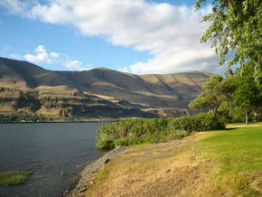 Columbia River im Abendlicht